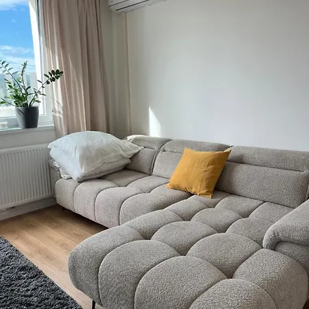 Apartment Contemporary Airport Retreat Bratislava