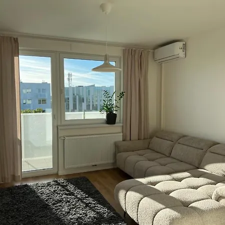 Apartamento Contemporary Airport Retreat *